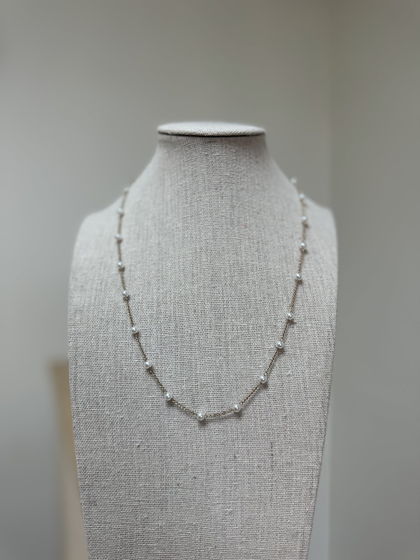 PEARL DAINTY NECKLACE